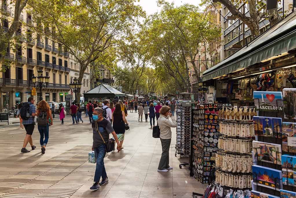 This image has an empty alt attribute; its file name is La-Rambla-in-Barcelona-1024x683.jpg