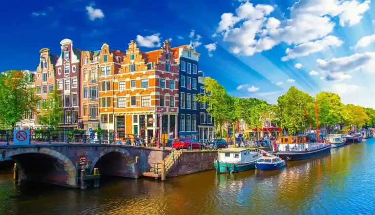 Amsterdam kanalet dhe shtëpitë tradicionale udhëtim në Amsterdam Europë